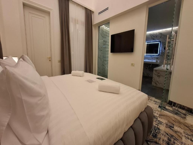 Venice Hotel Complex image