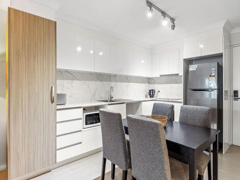 Yaran Suites image