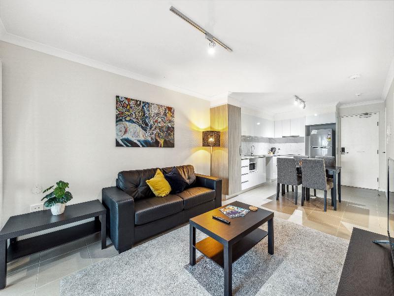 Yaran Suites image
