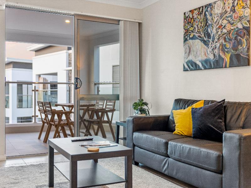 Yaran Suites image
