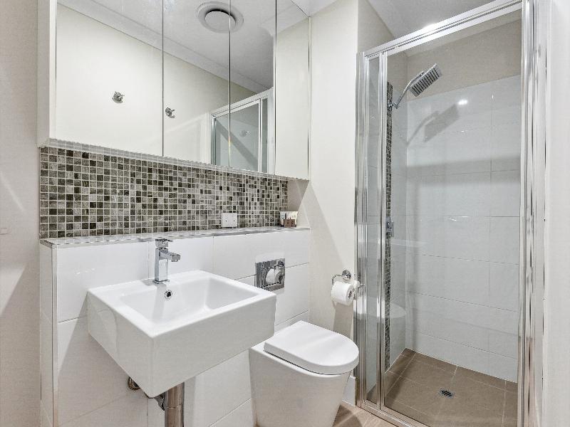 Yaran Suites image