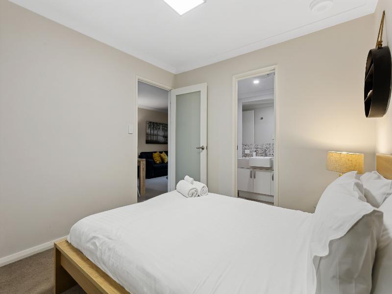 Yaran Suites image