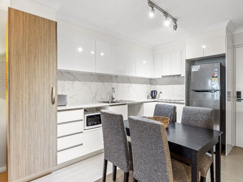 Yaran Suites image