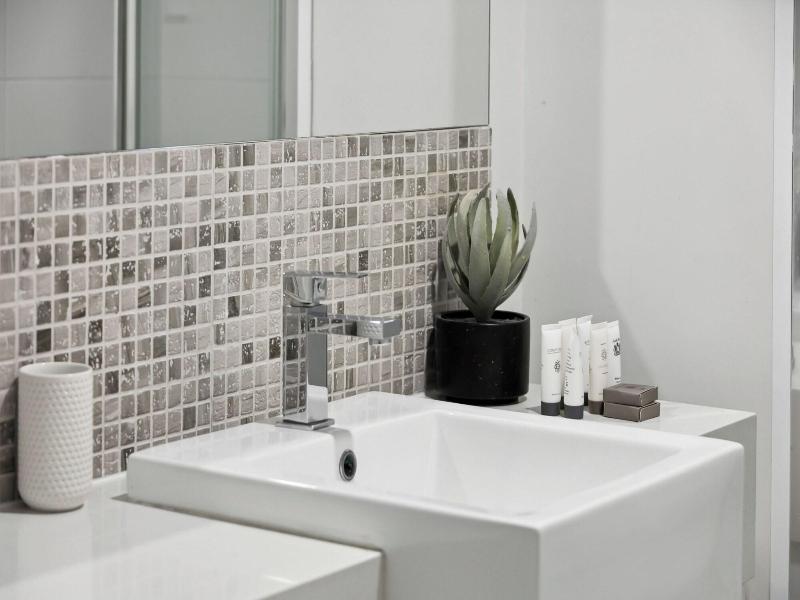 Yaran Suites image