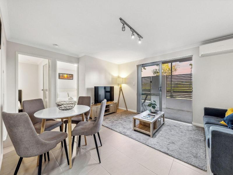 Yaran Suites image