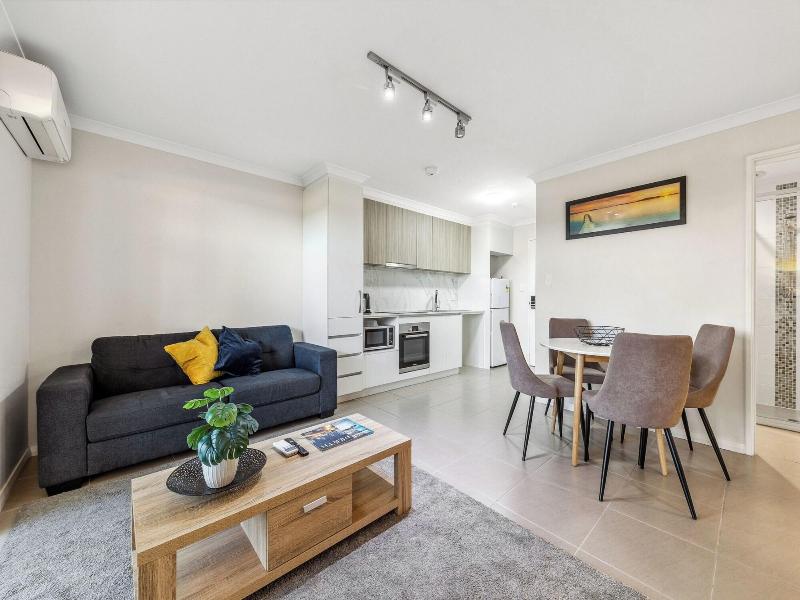 Yaran Suites image