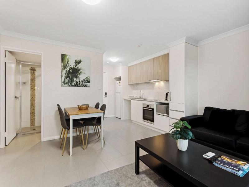 Yaran Suites image