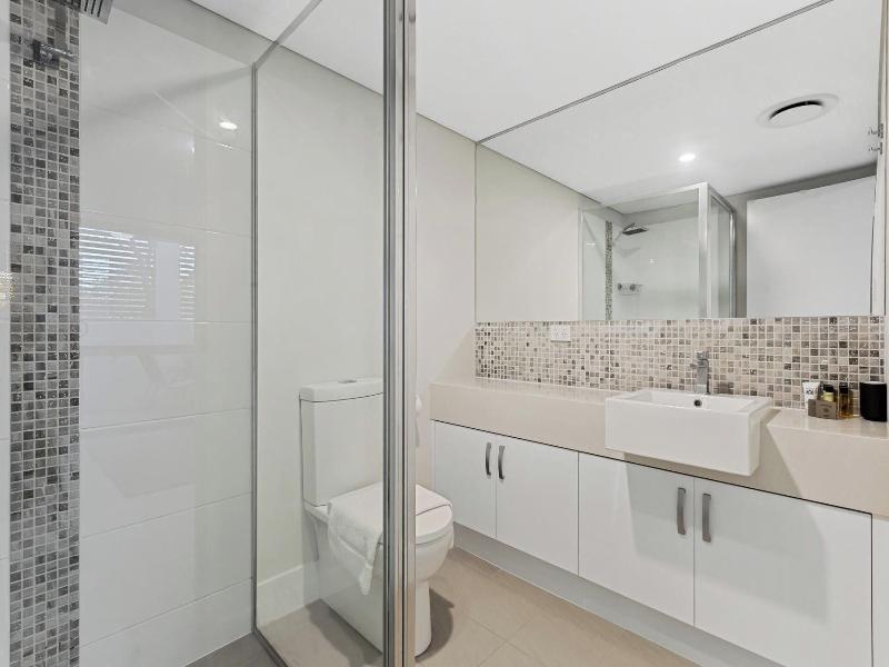 Yaran Suites image