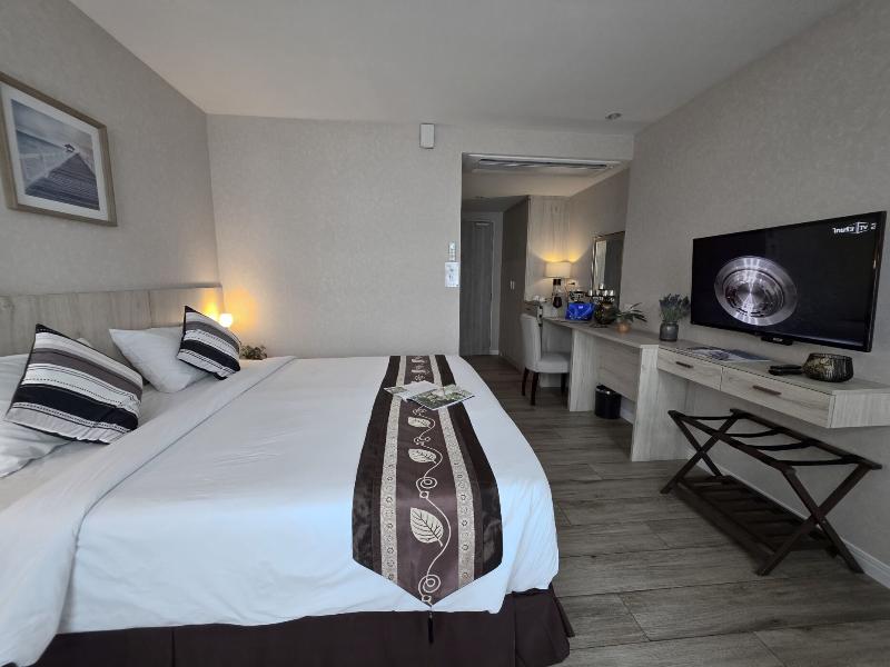 Le Cannes, A Recall Luxe Hotel, Chiang Mai. image