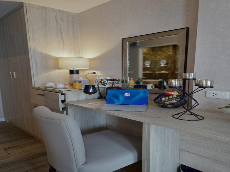 Le Cannes, A Recall Luxe Hotel, Chiang Mai. image