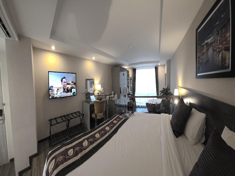 Le Cannes, A Recall Luxe Hotel, Chiang Mai. image