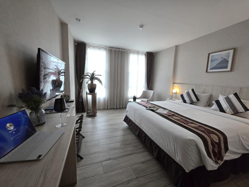 Le Cannes, A Recall Luxe Hotel, Chiang Mai. image