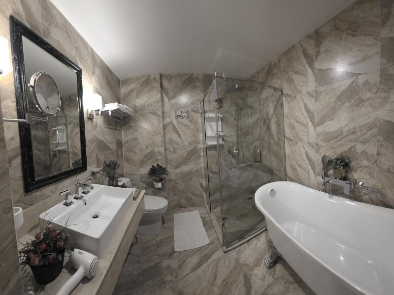 Le Cannes, A Recall Luxe Hotel, Chiang Mai. image