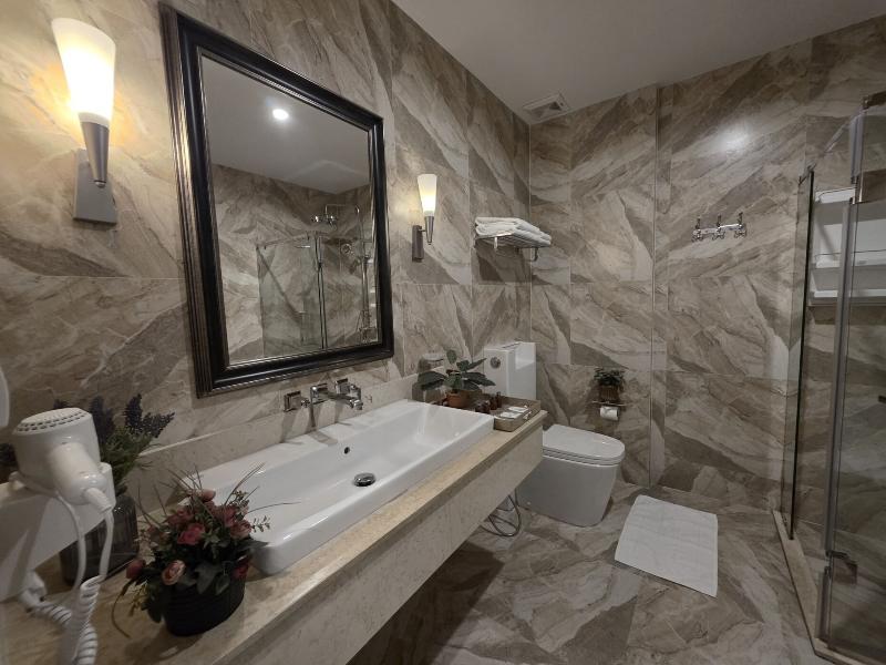 Le Cannes, A Recall Luxe Hotel, Chiang Mai. image