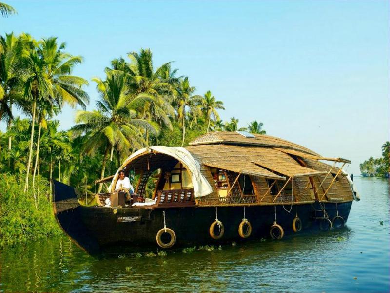 Spice Coast Houseboat, A CGH Earth Experience image