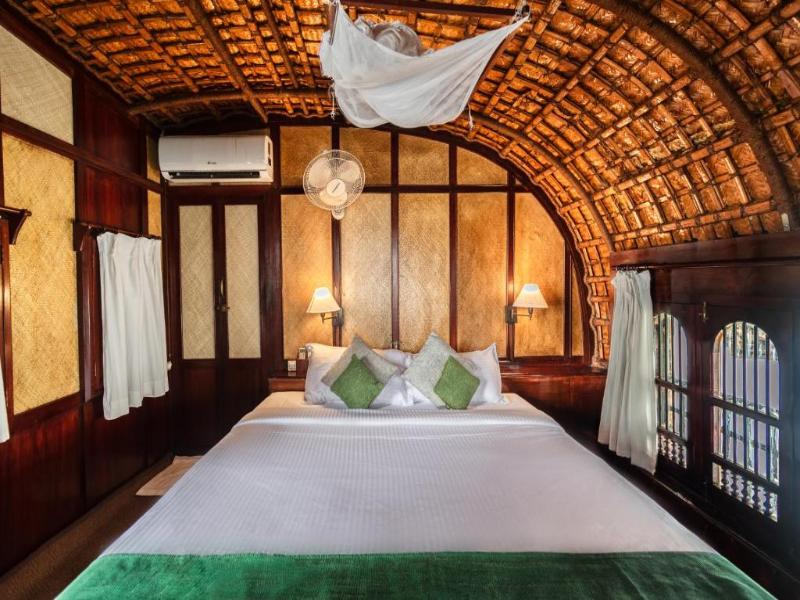Spice Coast Houseboat, A CGH Earth Experience image
