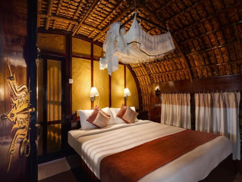 Spice Coast Houseboat, A CGH Earth Experience image