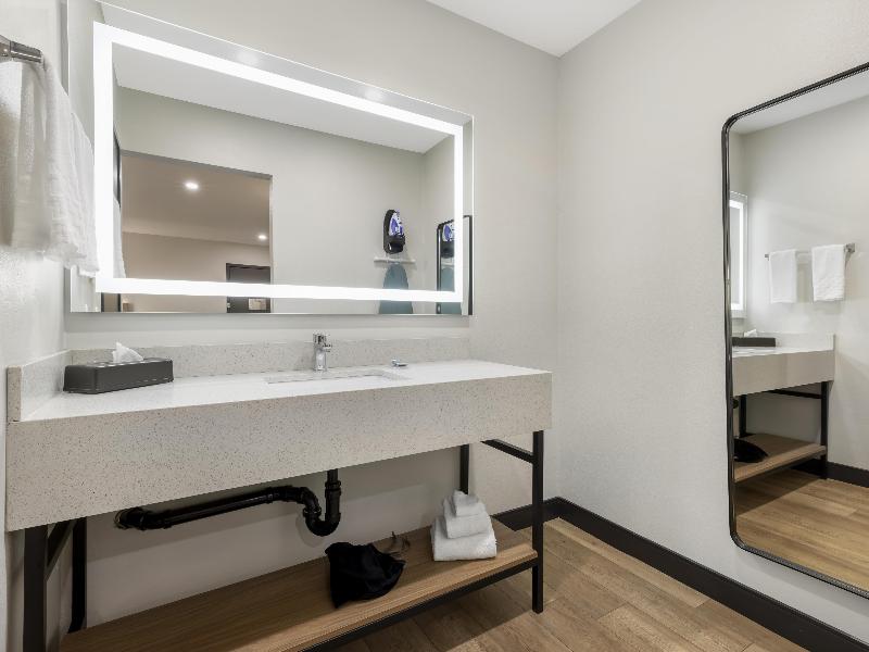Best Western San Diego Pacific Beach/Mission Bay image