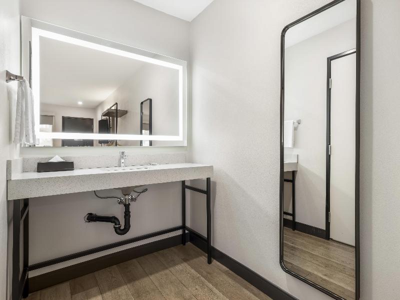 Best Western San Diego Pacific Beach/Mission Bay image