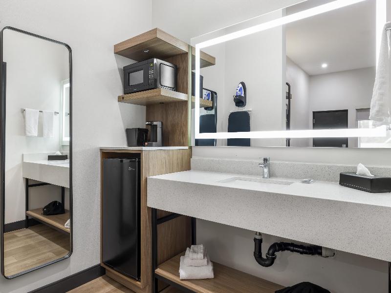 Best Western San Diego Pacific Beach/Mission Bay image