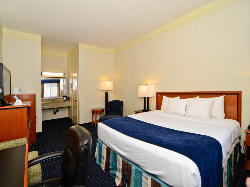 Best Western San Diego Pacific Beach/Mission Bay image