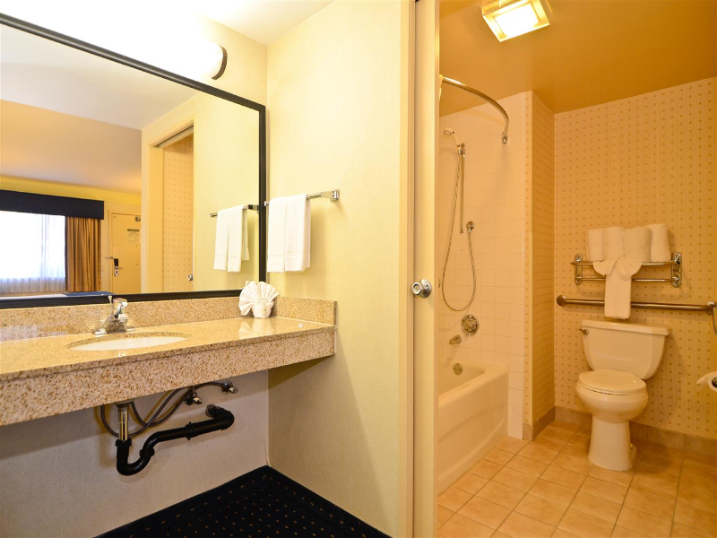 Best Western San Diego Pacific Beach/Mission Bay image