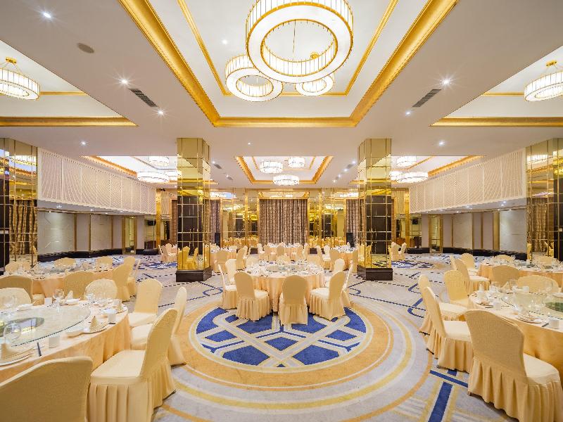 Crowne Plaza Zhengzhou image