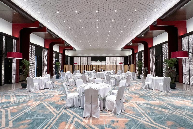Crowne Plaza Zhengzhou image