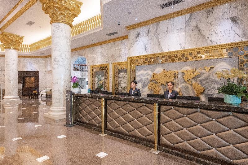 Crowne Plaza Zhengzhou image