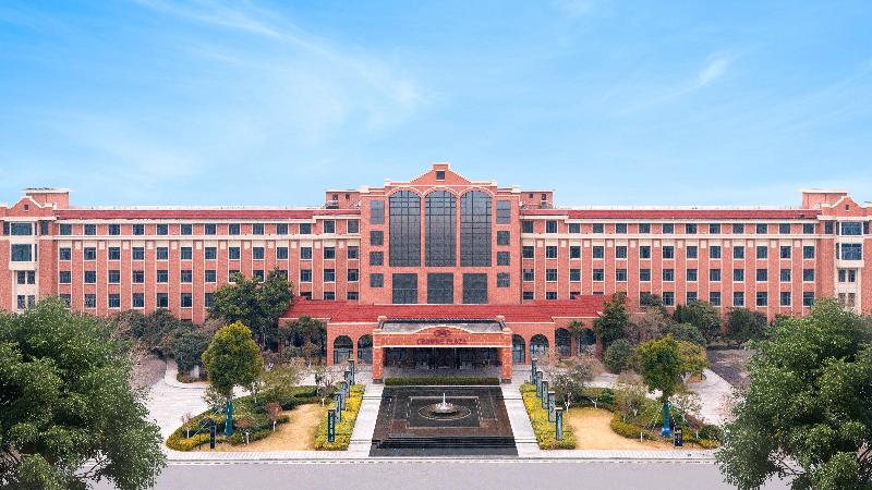 Crowne Plaza Zhengzhou image