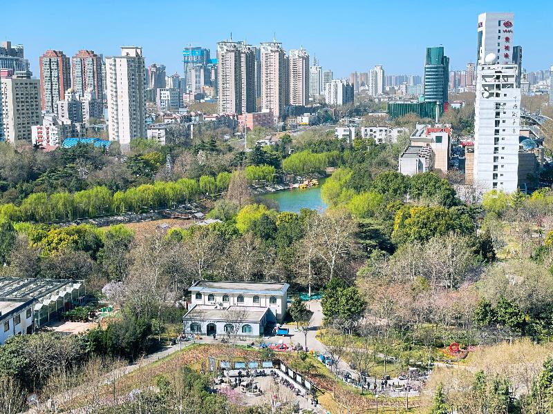 Crowne Plaza Zhengzhou image