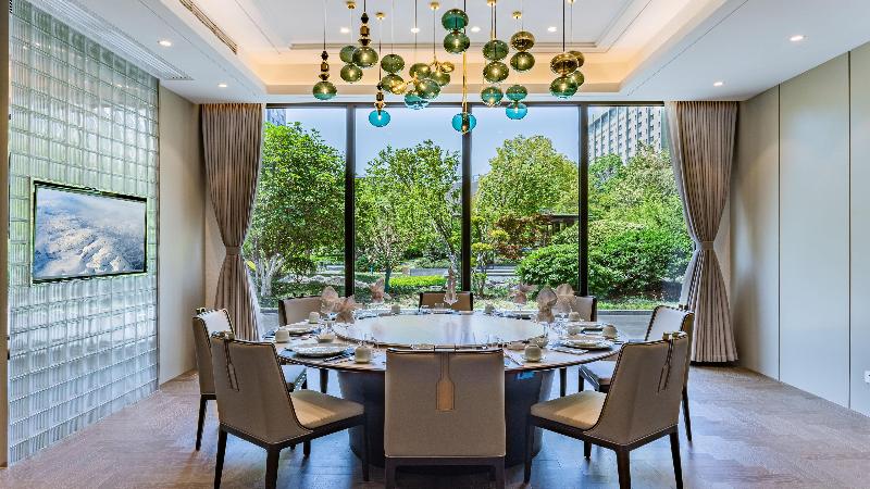 Crowne Plaza Zhengzhou image