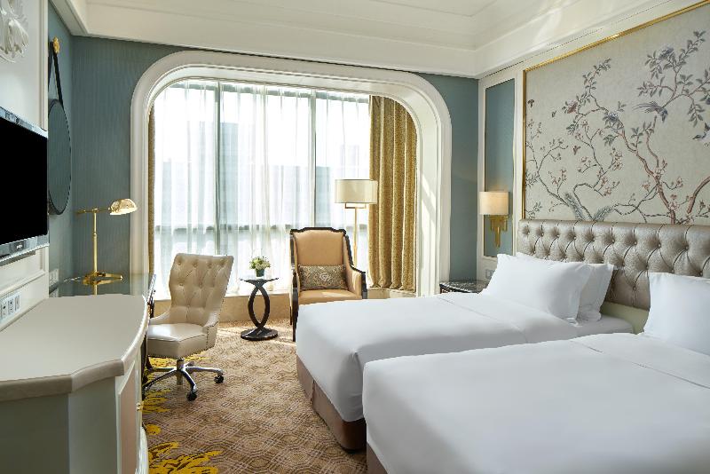 Crowne Plaza Zhengzhou image