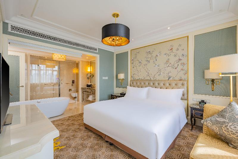 Crowne Plaza Zhengzhou image