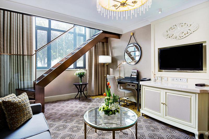 Crowne Plaza Zhengzhou image