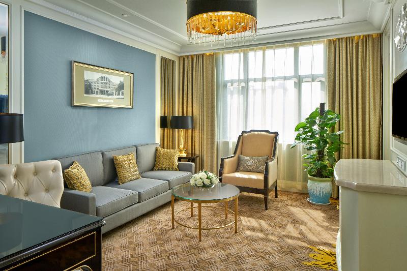Crowne Plaza Zhengzhou image