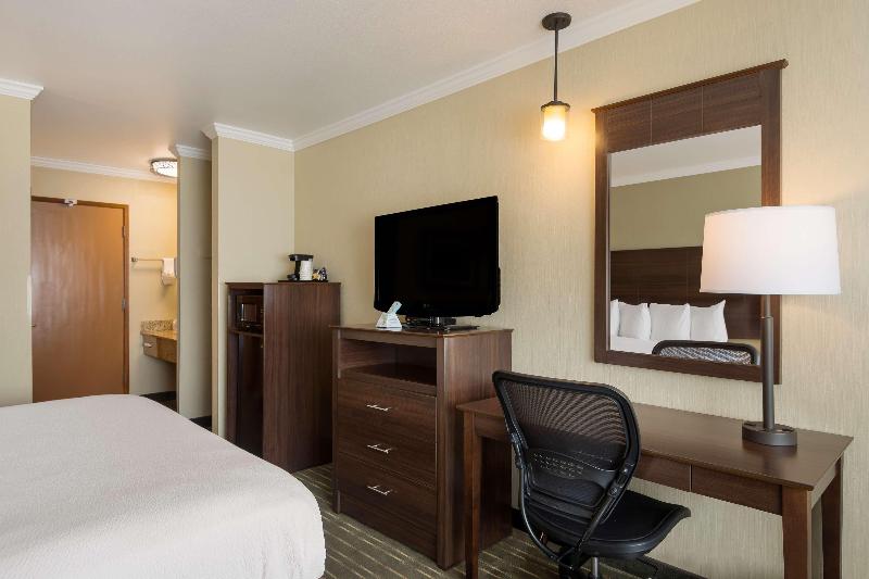 Best Western Holiday Hotel image