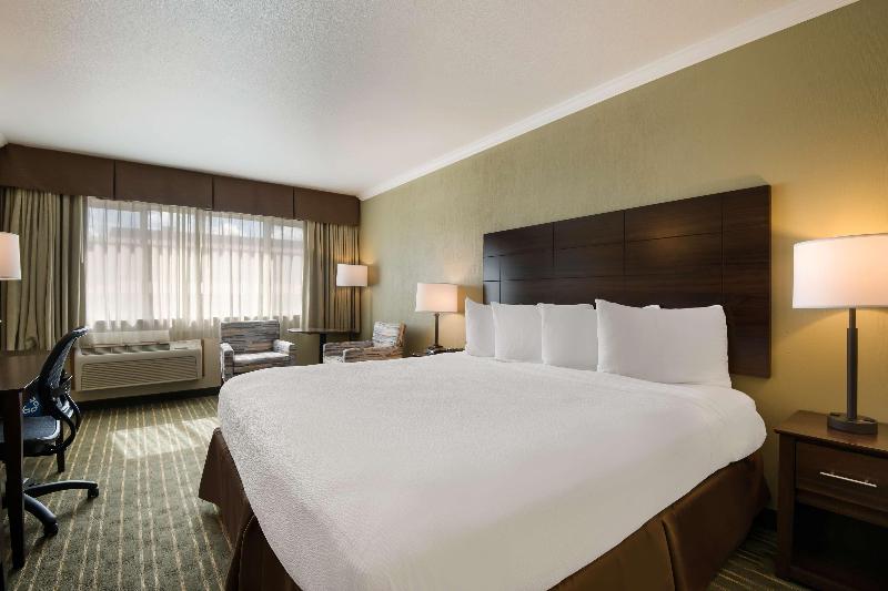 Best Western Holiday Hotel image