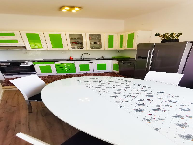 Chillax Rooms image