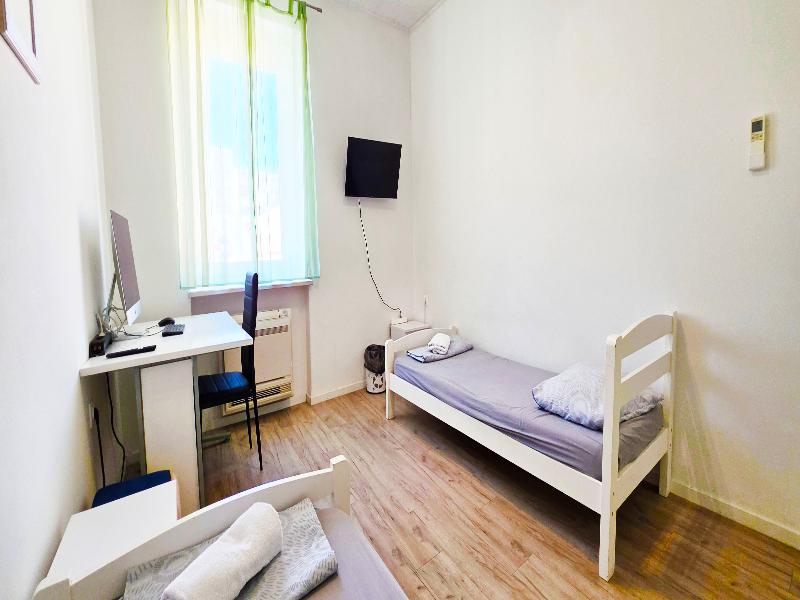 Chillax Rooms image