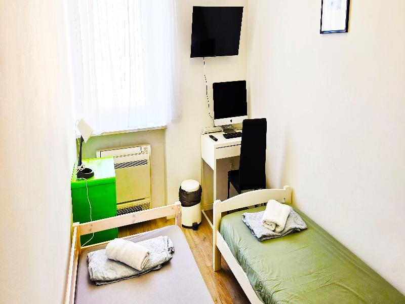 Chillax Rooms image