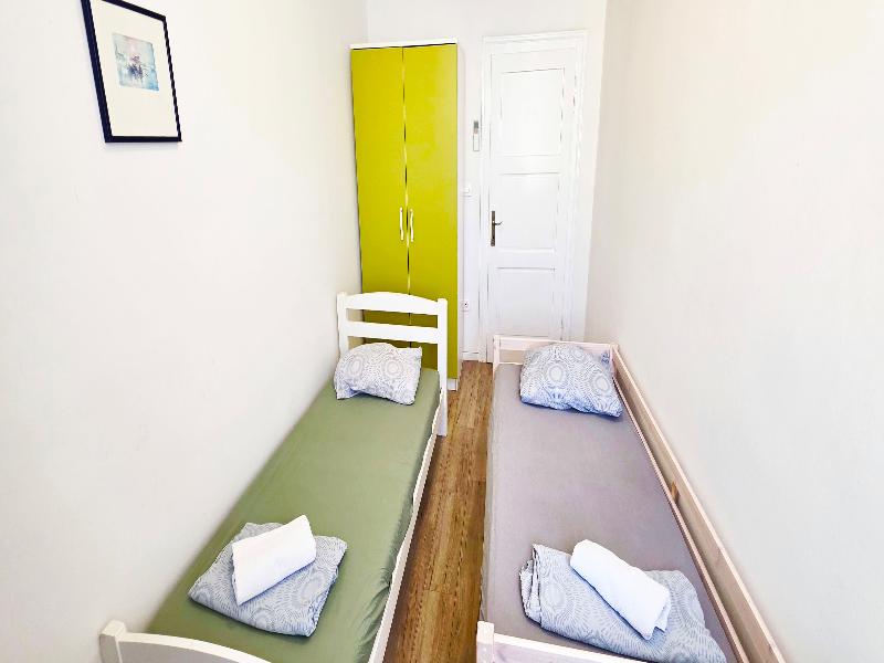 Chillax Rooms image