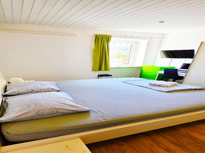 Chillax Rooms image