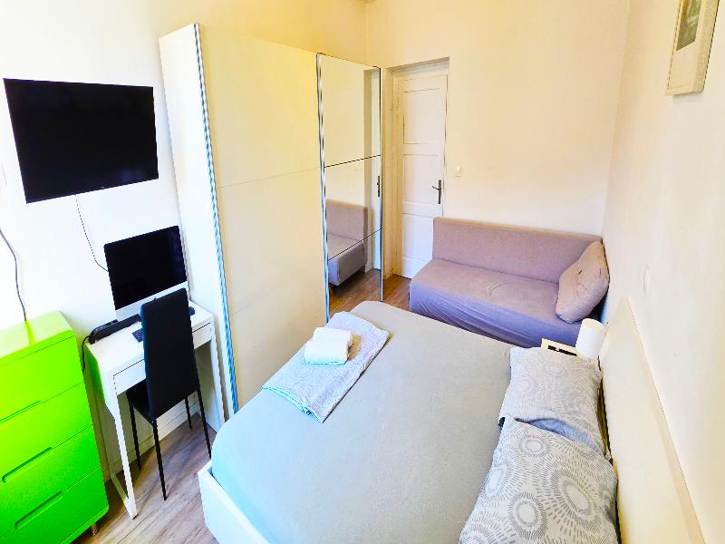 Chillax Rooms image