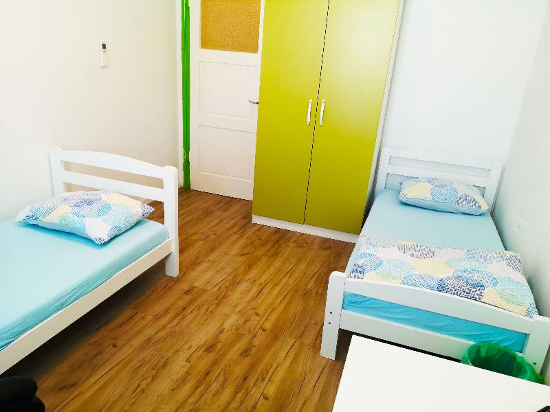 Chillax Rooms image