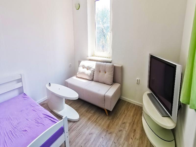 Chillax Rooms image