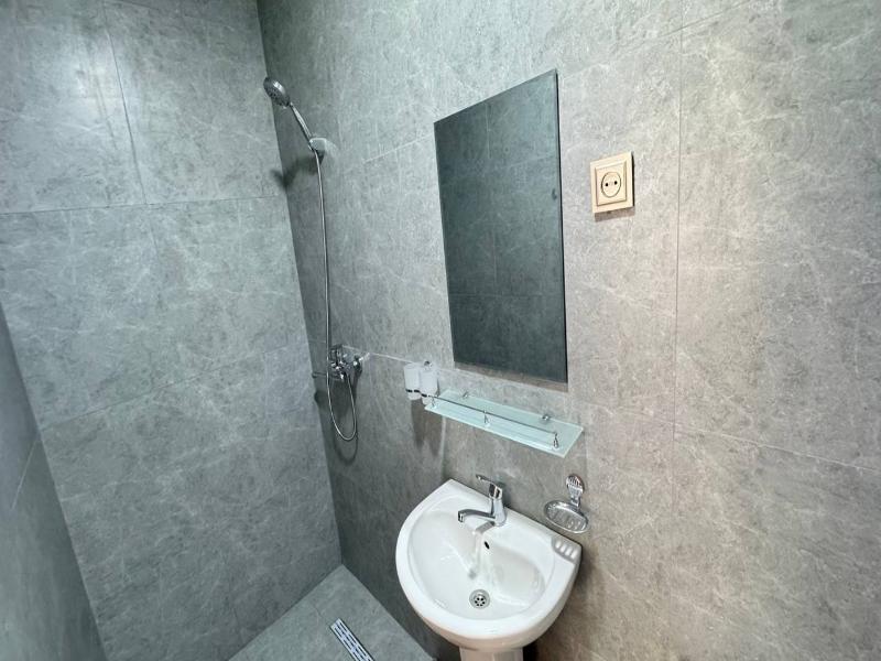 Humor Hotel image