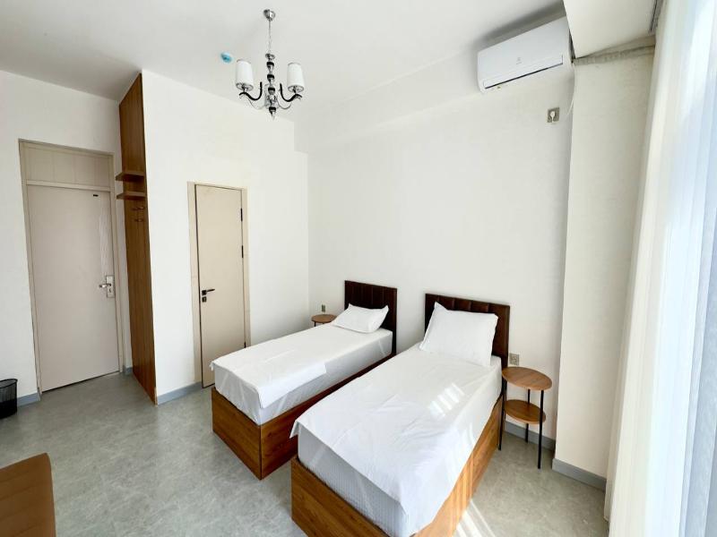 Humor Hotel image