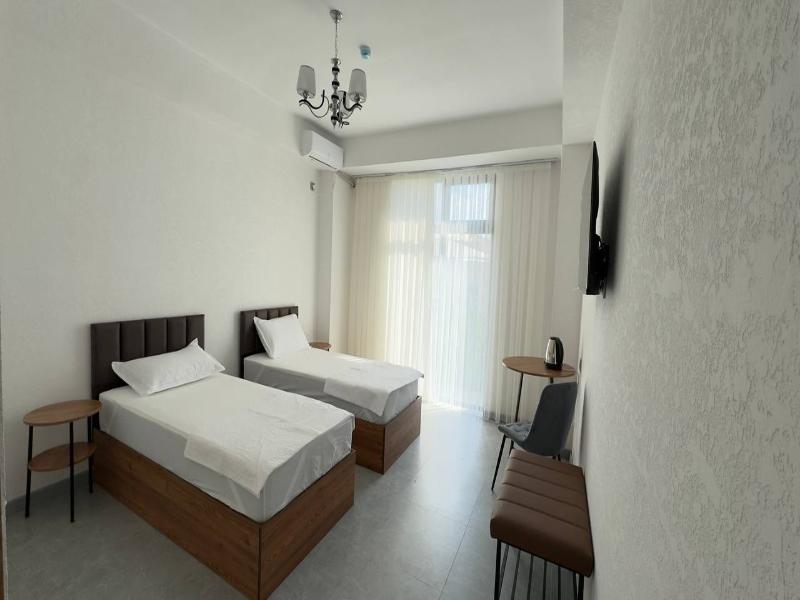 Humor Hotel image