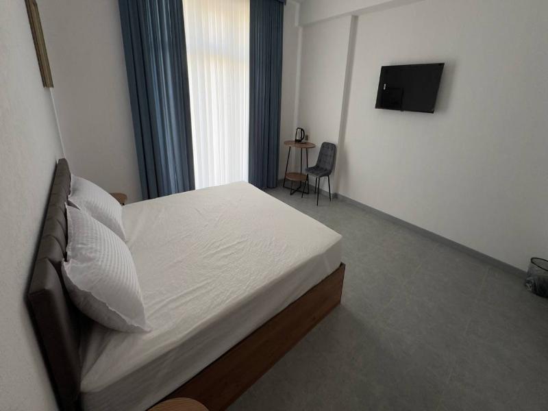 Humor Hotel image